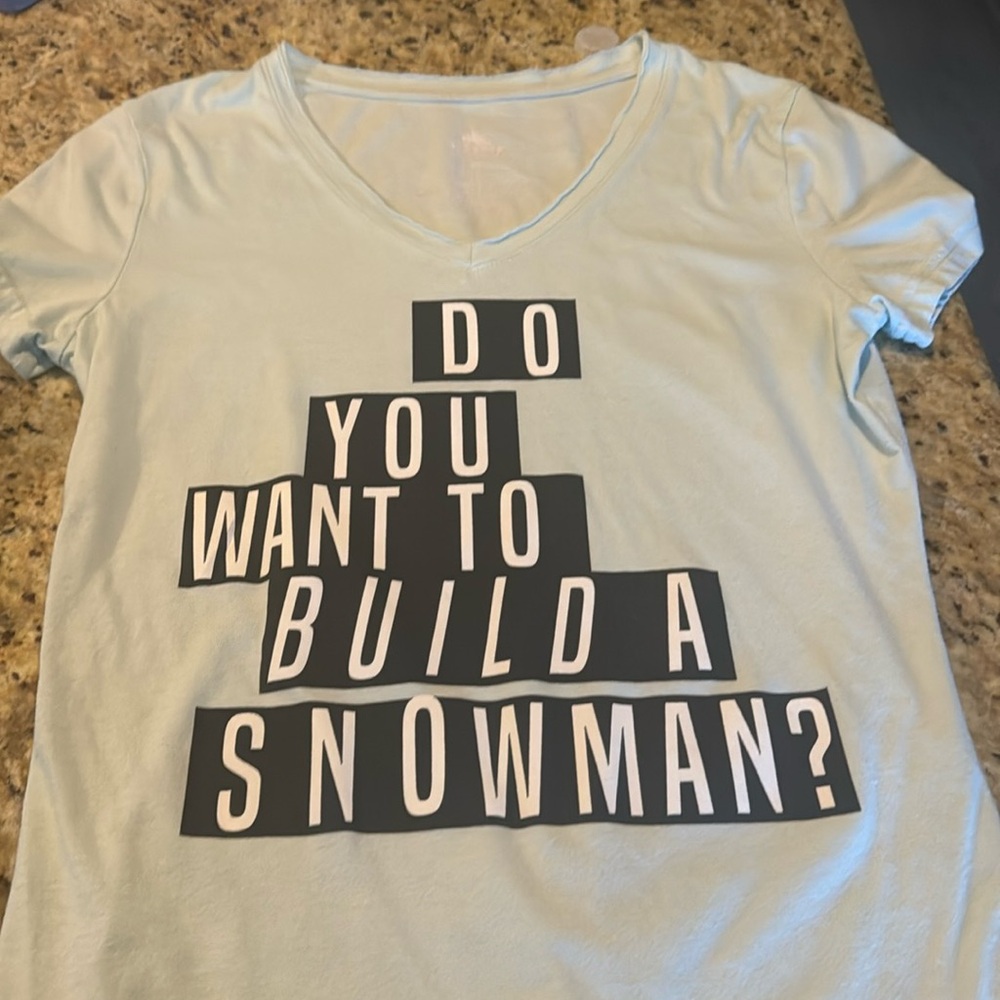 Worn only once for my daughters birthday size Medium/ Disney brand Frozen theme